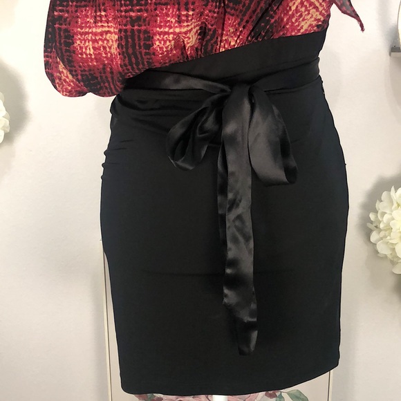 Bebe one shoulder burgundy & black draped flowy/fitted dress. Sz XXS. EUC - Picture 5 of 11